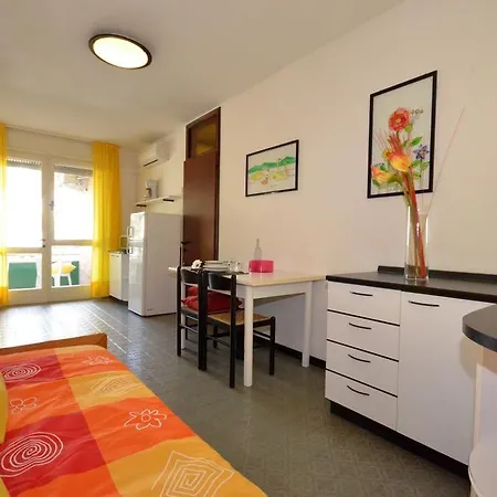 Tritone Apartman *